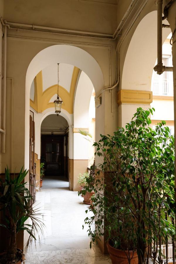 Duomo 77 - In The Heart Of The Historical Center By Elite Villas Neapel Exterior foto